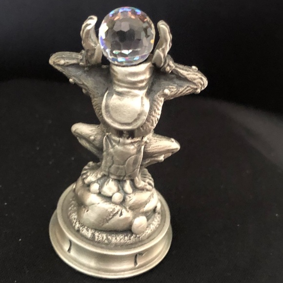 Tramber The Buccas - Pawn5-White Chess Piece
Fantasy of the Crystal Chess Set - Picture 3 of 4